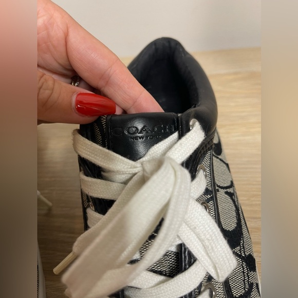 Vintage coach sneaker size 8 - Picture 2 of 2